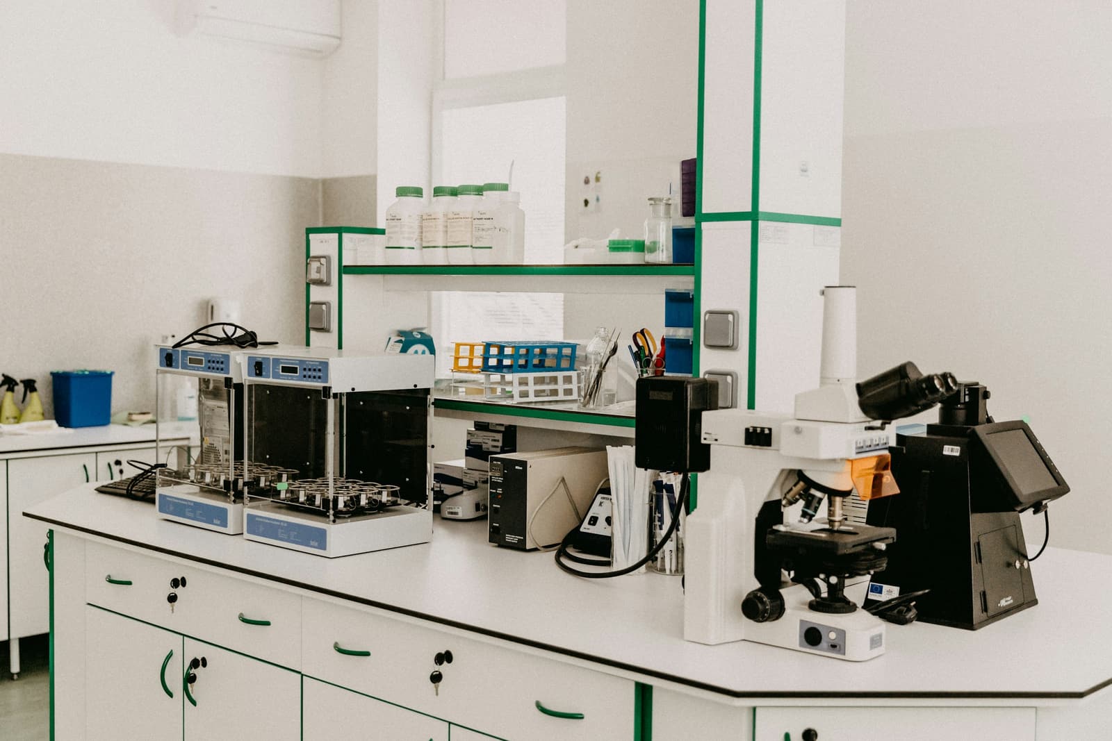 Laboratory production line